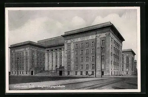 AK Kattowitz, Regierungsgebäude in der Strassenansicht