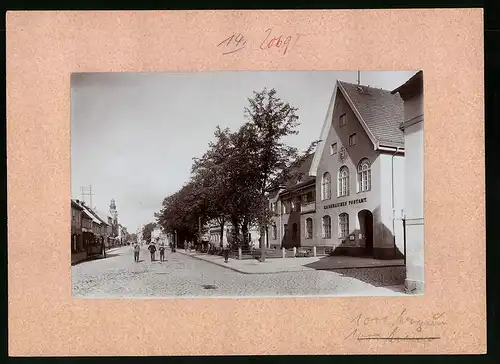 Fotografie Brück & Sohn Meissen, Ansicht Finsterwalde N.L., Strassenpartie am Kaiserlichen Postamt und Geschäften