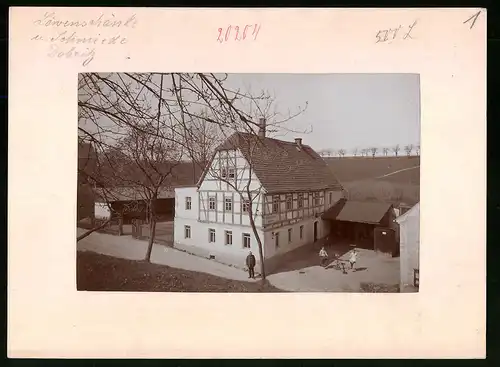 Fotografie Brück & Sohn Meissen, Ansicht Dobritz, die Löwenschänke und Schmiede, Kinder auf geschmiedetem Karussell