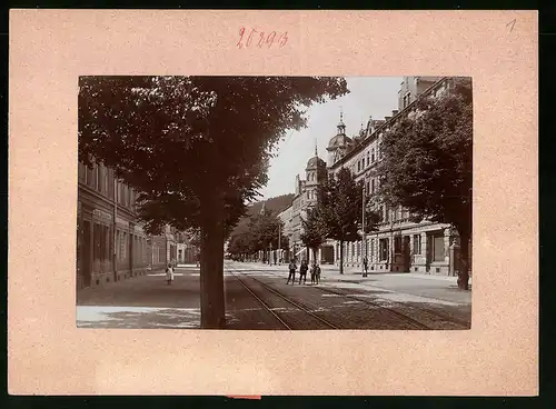 Fotografie Brück & Sohn Meissen, Ansicht Meissen-Triebischtal, Blick in die Talstrasse, Geschäfte, Strassenbahngleise