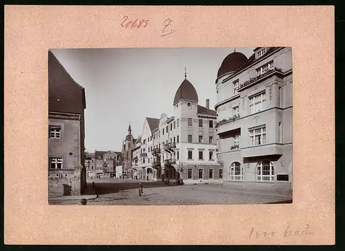 Fotografie Brück & Sohn Meissen, Ansicht Finsterwalde N.L., Am Markt mit Krappes Hotel, Geschäfte