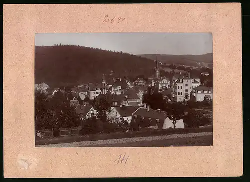 Fotografie Brück & Sohn Meissen, Ansicht Bad Elster, Blick auf die Stadt mit Kirchturm