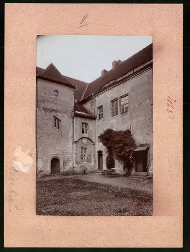Fotografie Brück & Sohn Meissen, Ansicht Finsterwalde, Blick in den Schlosshof