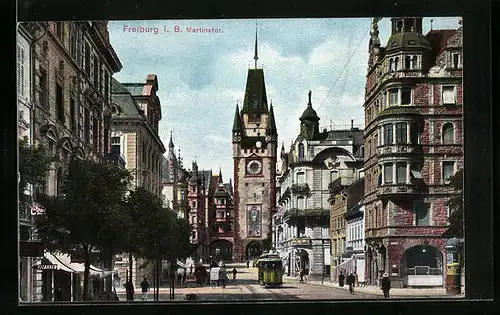 AK Freiburg i. B., Partie am Martinstor mit Strassenbahn