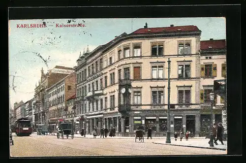 AK Karlsruhe, Kaiserstrasse mit Strassenbahnen