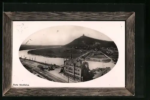 AK Porta Westfalica, Brücke mit Strasse und Denkmal aus der Vogelschau