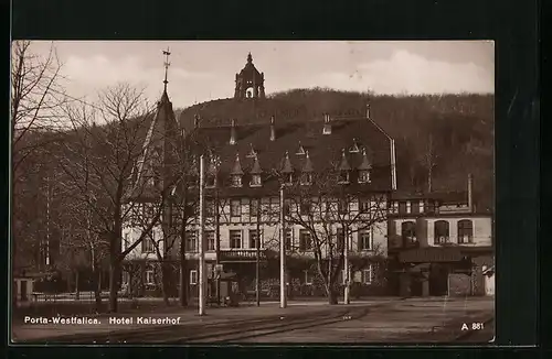 AK Porta Westfalica, Hotel Kaiserhof mit Strassenpartie