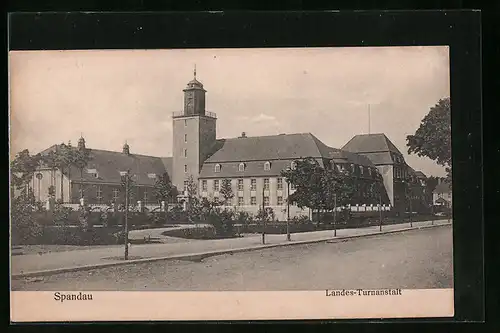 AK Berlin-Spandau, Ansicht der Landes-Turnanstalt