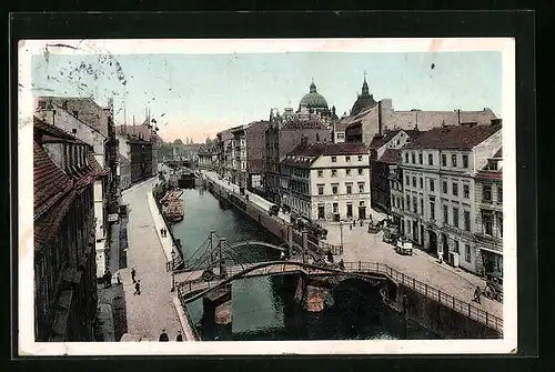 AK Berlin, Friedrichsgracht mit Geschäften und Jungfernbrücke