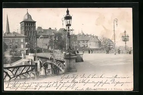 AK Lübeck, Burgthorbrücke mit Passanten