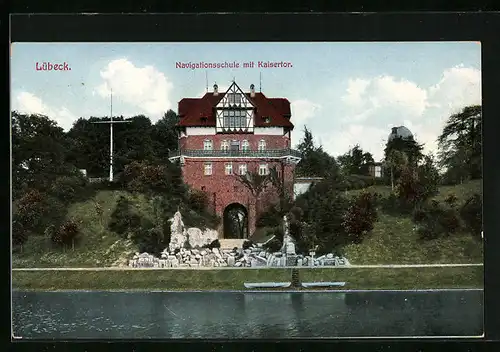 AK Lübeck, Navigationsschule mit Kaisertor