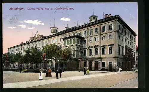 AK Mannheim, Grossherzogliches Hof- und Nationaltheater mit Denkmal