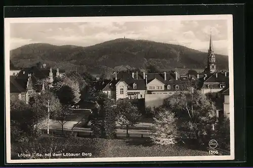 AK Löbau i. Sa., Ortsansicht mit dem Löbauer Berg