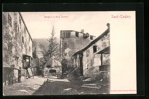 AK Sand-Taufers, Burghof in Burg Taufers