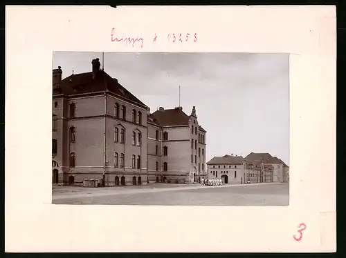 Fotografie Brück & Sohn Meissen, Ansicht Leipzig, Blick auf die Kasernen des 107. Regiment