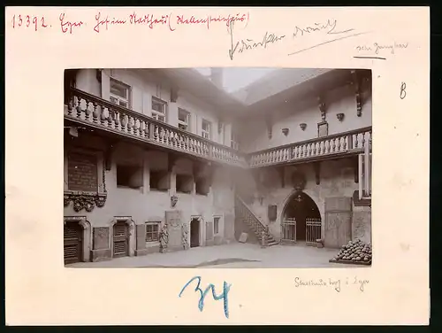 Fotografie Brück & Sohn Meissen, Ansicht Eger, Hof im Stadthaus-Wallenstein-Haus
