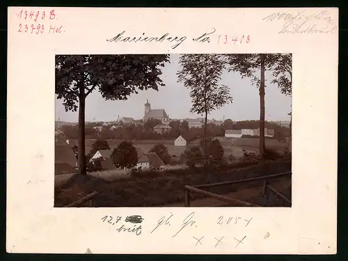 Fotografie Brück & Sohn Meissen, Ansicht Marienberg i. Sa., Blick vom Wald auf die Stadt mit Kirche