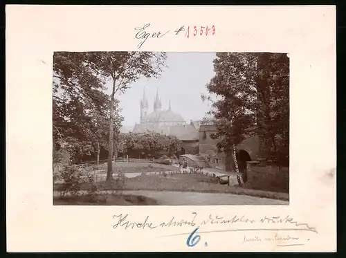 Fotografie Brück & Sohn Meissen, Ansicht Eger, Blick von der Kaiserburg auf die St. Nikolaus Kirche