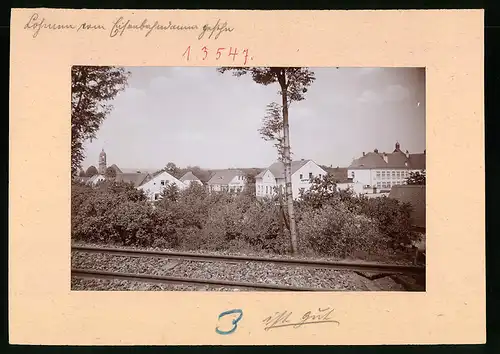 Fotografie Brück & Sohn Meissen, Ansicht Lohmen i. Sa., Blick auf den Ort mit Cafe Mann und der Badeanstalt