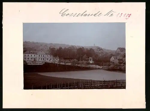 Fotografie Brück & Sohn Meissen, Ansicht Cossebaude, Blick auf das Bergrestaurant mit umliegenden Häusern