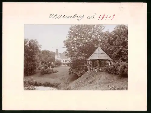 Fotografie Brück & Sohn Meissen, Ansicht Wittenberg / Elbe, Partie am Pavillon in den Anlagen mit Blick auf die Villa