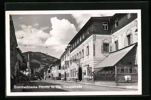 AK Türnitz, Blick in die Hauptstrasse mit dem Gasthof zum goldenen Löwen