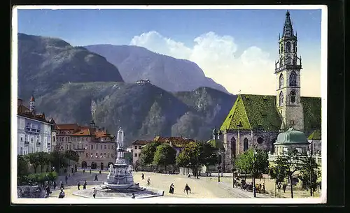 AK Bozen, Waltherplatz, Brunnen und Stadtkirche