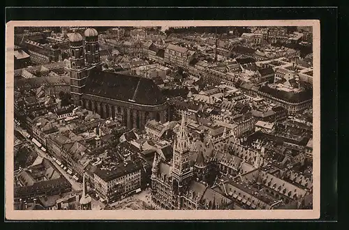 AK München, Stadtzentrum mit der Frauenkirche, Fliegeraufnahme