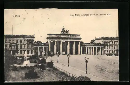 AK Berlin, Das Brandenburger Tor und Pariser Platz