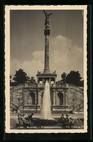 AK München, am Friedensdenkmal