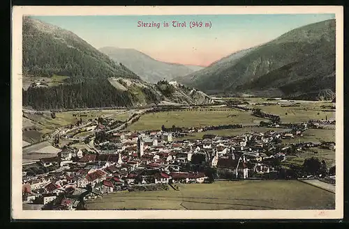 AK Sterzing in Tirol, Gesamtansicht mit Gebirgswand