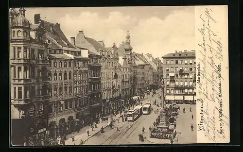 AK München, Strassenbahnen auf dem Marienplatz