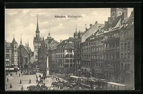 AK München, Strassenbahnen auf dem Marienplatz