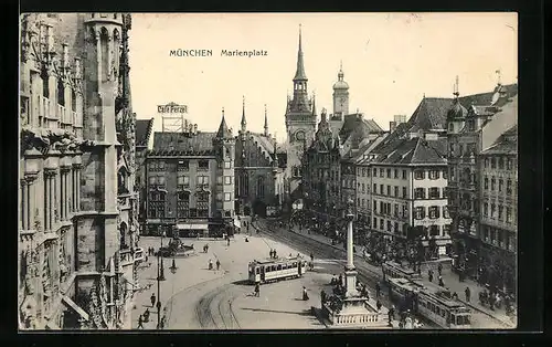 AK München, Strassenbahnen auf dem Marienplatz