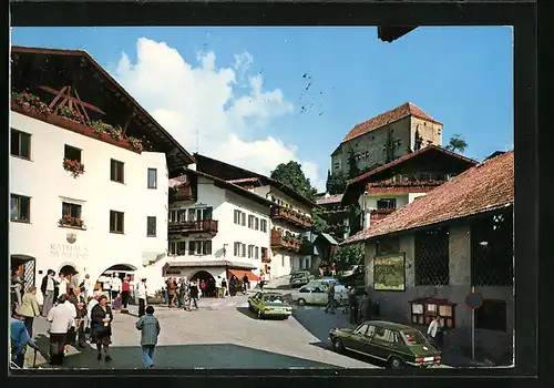 AK Schenna, Strassenpartie mit Rathaus