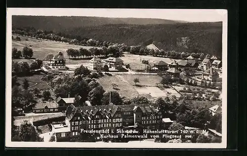 AK Freudenstadt im Schwarzwald, Kurhaus Palmenwald vom Flugzeug aus