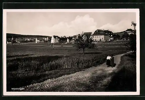 AK Möttlingen, Blick vom Feldweg zum Ort