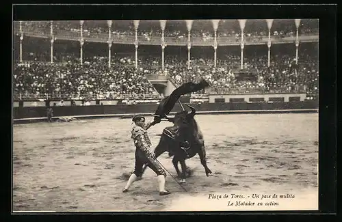 AK Plaza de Toros, un pase de muleta, le Matador en action, Stierkampf