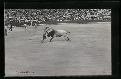 AK Banderillero, Szene beim Stierkampf