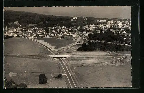 AK Timmendorfer Strand, Ortsansicht mit Brücke und Strasse vom Flugzeug aus