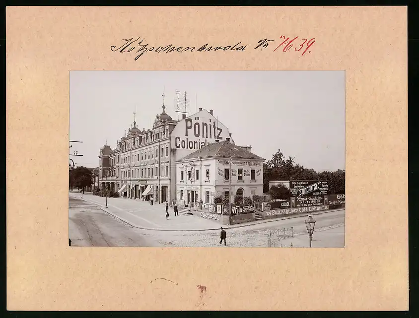 Fotografie Brück & Sohn Meissen, Ansicht Kötzschenbroda, Bahnhofstrasse am Geschäft Pönitz, Werbeschilder, Reklame 0