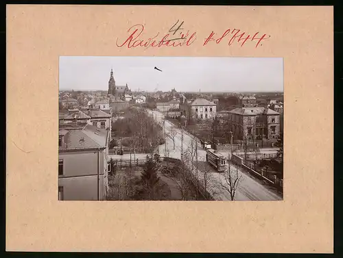 Fotografie Brück & Sohn Meissen, Ansicht Radebeul, Strassenbahn in der Leipziger Strasse mit Ecke Kaiser Friedrich Allee