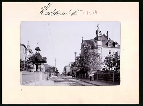 Fotografie Brück & Sohn Meissen, Ansicht Radebeul, Strassenpartie am Rathaus und am Postamt