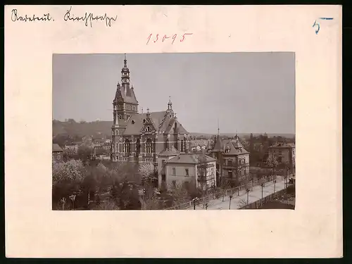 Fotografie Brück & Sohn Meissen, Ansicht Radebeul, Kirchstrasse mit Lutherkirche und Gemeindehaus der Lutherkirche