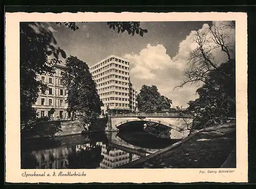 AK Berlin, Spreekanal an der Bendlerbrücke, Sichtachse zum Shellhaus