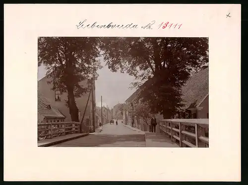 Fotografie Brück & Sohn Meissen, Ansicht Liebenwerda, Blick in die Bahnhofstrasse von der Brücke aus gesehene