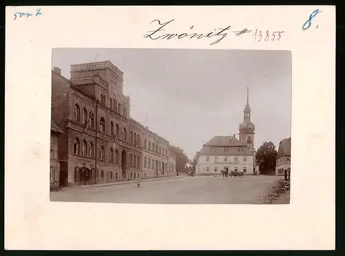 Fotografie Brück & Sohn Meissen, Ansicht Zwönitz, Blick auf den Marktplatz mit Rathaus und Gasthof zum goldnen Stern