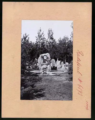 Fotografie Brück & Sohn Meissen, Ansicht Radebeul-Oberlössnitz, Partie an der Bismarckquelle im Waldpark