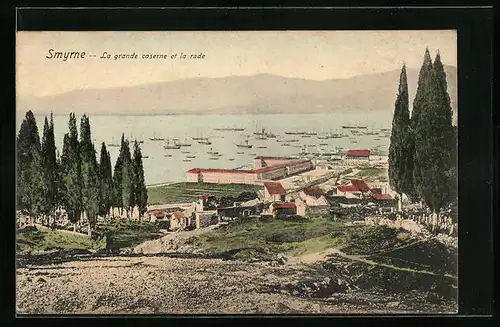 AK Smyrne, La grande caserne et la rade