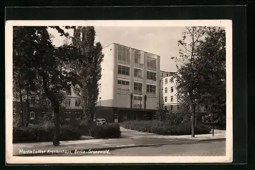 AK Berlin-Grunewald, Martin Luther-Krankenhaus - Strassenansicht
